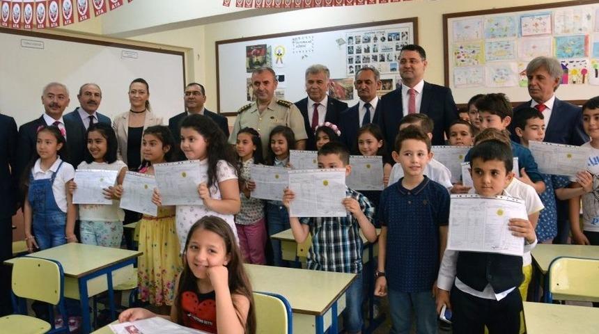 Kırıkkaleli &Ouml;ğrenciler Karnelerine Kavuştular