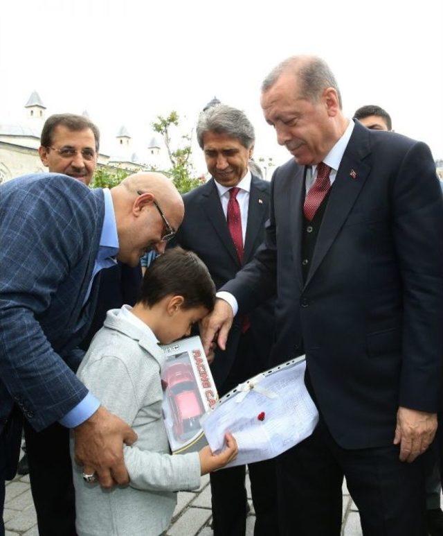 Cumhurbaşkanı Erdoğan, Cuma Namazını Sultanahmet Camii’nde Kıldı