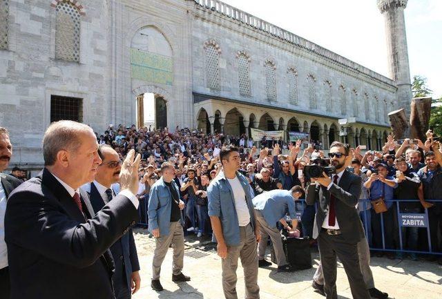 Cumhurbaşkanı Erdoğan, Cuma Namazını Sultanahmet Camii’nde Kıldı