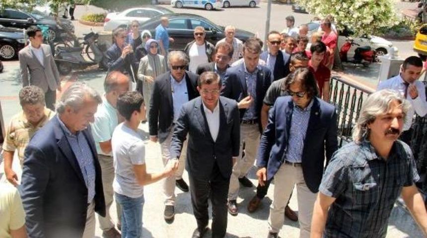 Eski Başbakan Davutoğlu Alanya'da
