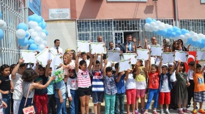 Mersin&rsquo;de 375 Bin &Ouml;ğrenci Karne Heyecanı Yaşadı