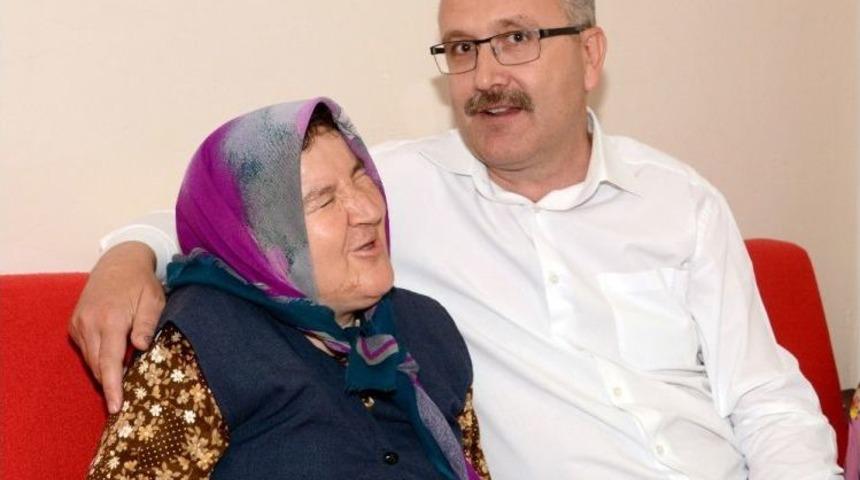 50 Yaşındaki G&ouml;rme Engelli Kadının Cumhurbaşkanı Erdoğan Sevgisi