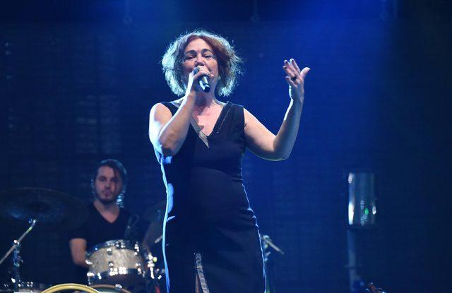 İzmir Fuarı'nın açılış konseri Nazan Öncel'den