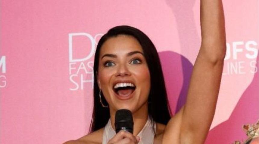 Adriana Lima: "t&uuml;rkiye&rsquo;de Olmaktan Mutluyuz"