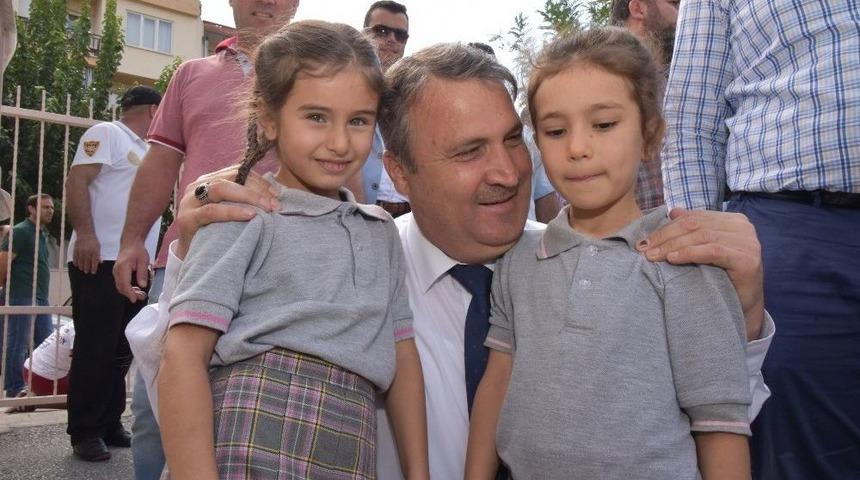 Manisa Protokol&uuml;nden &Ouml;ğrencilere Tatil Mesajı