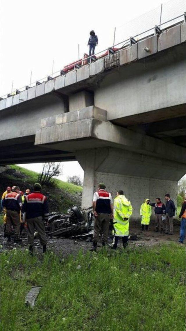 K&ouml;pr&uuml;den U&ccedil;an Otomobilin S&uuml;r&uuml;c&uuml;s&uuml; &Ouml;ld&uuml; 2