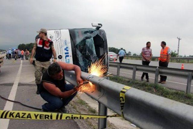 Askerleri Taşıyan Otob&uuml;s Kaza Yaptı : 47 Yaralı (2) 1