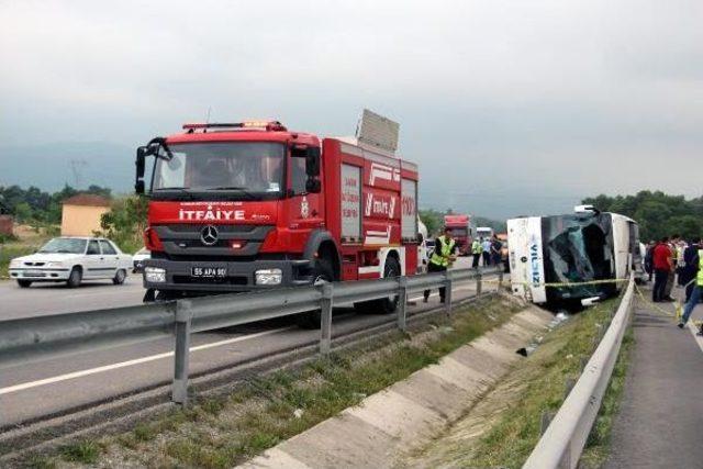Askerleri Taşıyan Otob&uuml;s Kaza Yaptı : 47 Yaralı (2) 2