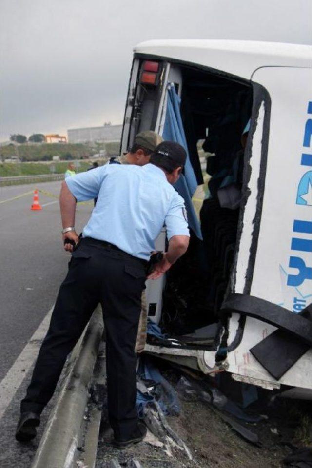 Askerleri Taşıyan Otob&uuml;s Kaza Yaptı : 47 Yaralı (2) 3