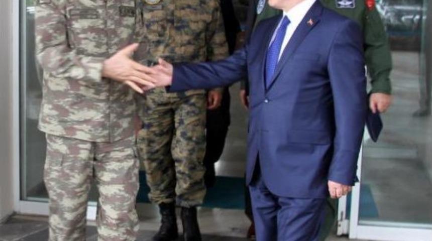Genelkurmay Başkanı Akar&rsquo;Dan Vali Kam&ccedil;ı&rsquo;Ya Ziyaret