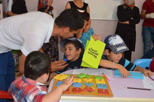 Engelli &Ouml;ğrencilerin Karne Sevinci 2