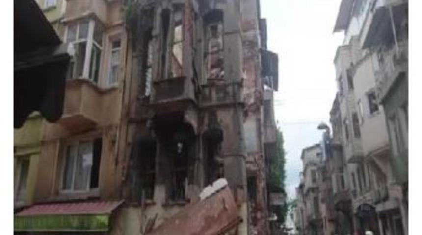 Kumkapı'da Metruk Bina &Ccedil;&ouml;kt&uuml; (2)&nbsp;