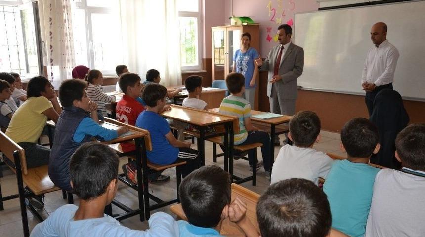 Saruhanlı&rsquo;da &Ouml;ğrenciler Karnelerini Aldı