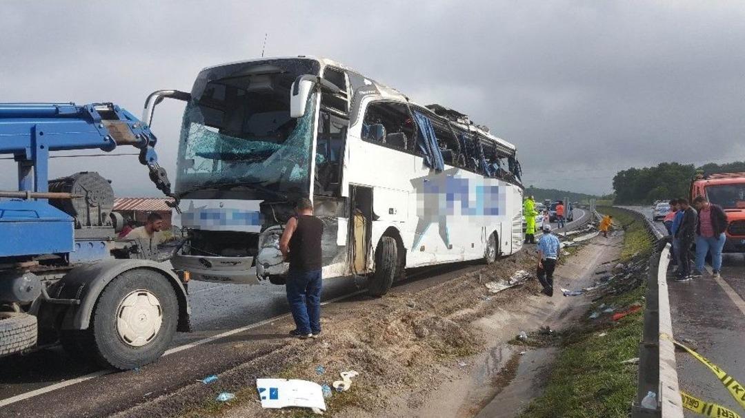 Samsun&rsquo;daki Otob&uuml;s Kazasında 49 Kişi Yaralandı