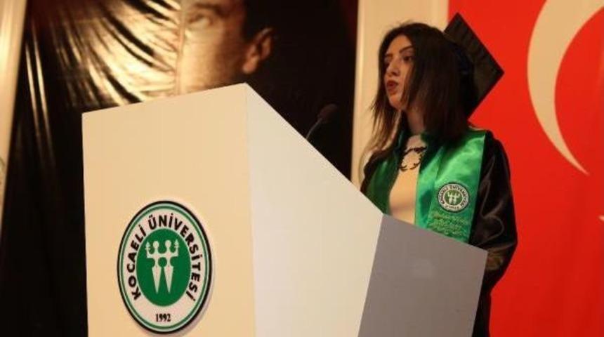 Kadın Itfaiyeciler Yangından Değil, Işsiz Kalmaktan Korkuyor