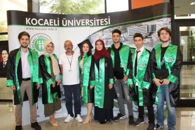 Kadın Itfaiyeciler Yangından Değil, Işsiz Kalmaktan Korkuyor 2