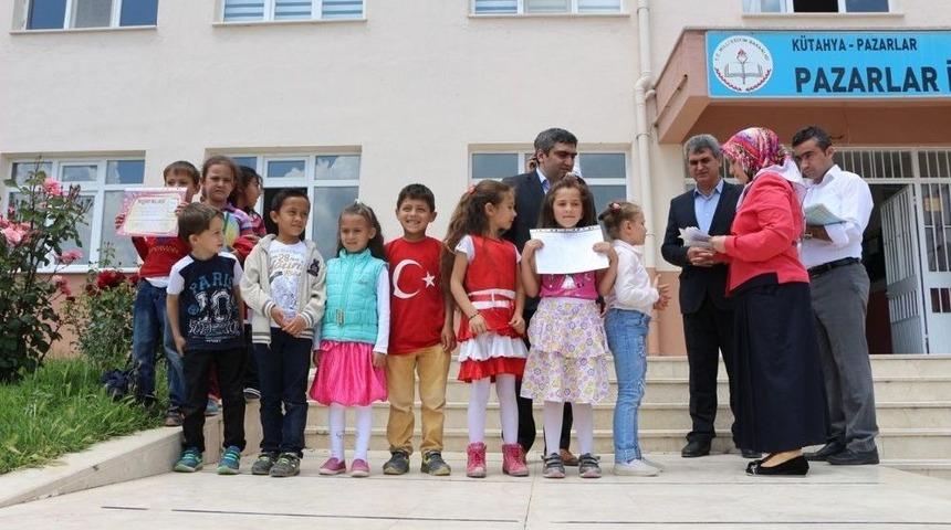 Pazarlar&rsquo;da &Ouml;ğrencilerin Karne Sevinci