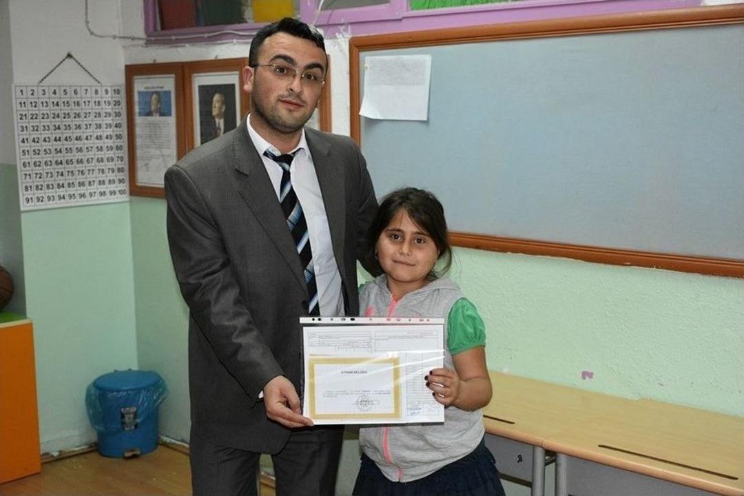 Tosya&rsquo;da &Ouml;zel &Ouml;ğrenciler Karne Heyecanı Yaşadı