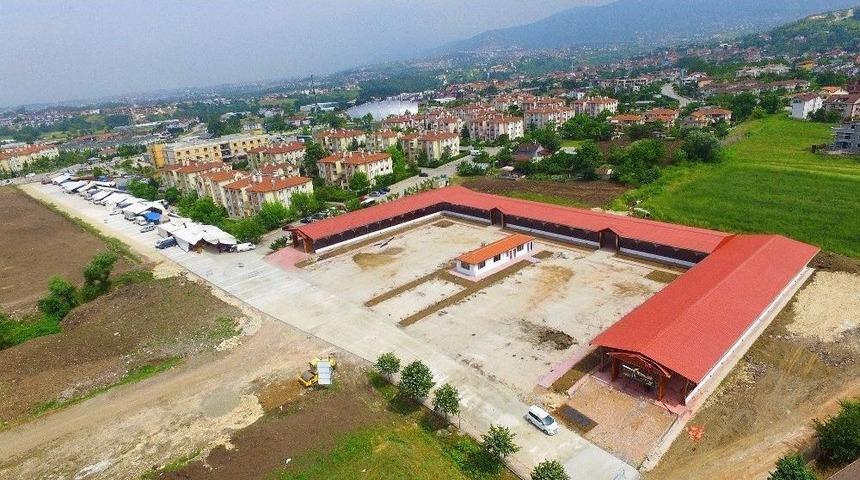 Kapalı Semt Pazarı&rsquo;nda 67 Esnaf Hizmet Verecek