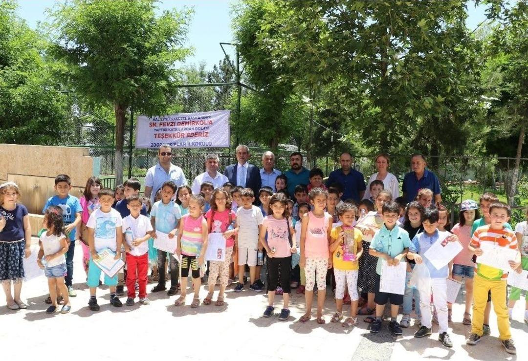 Demirkol &Ouml;ğrencilerin Karne Sevincine Ortak Oldu