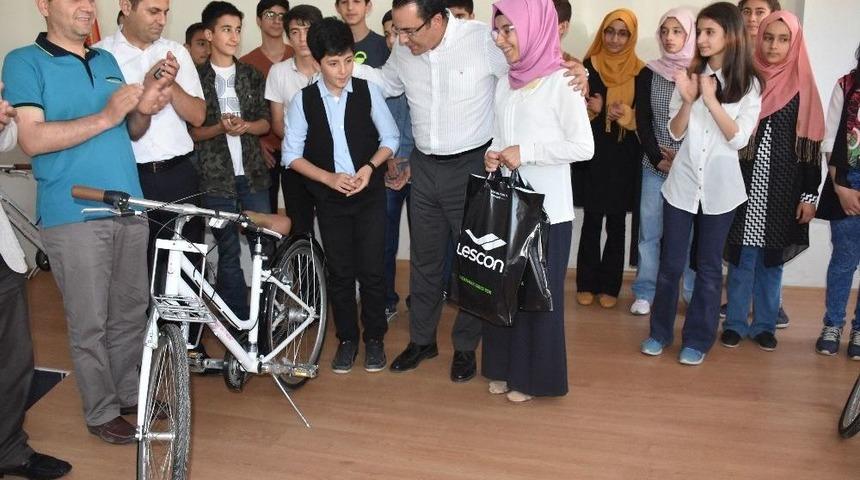 Teog Şampiyonları &Ouml;d&uuml;llendirildi