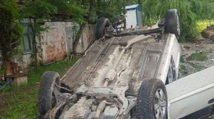 Otomobil Evin Bah&ccedil;esine U&ccedil;tu: 1 Yaralı