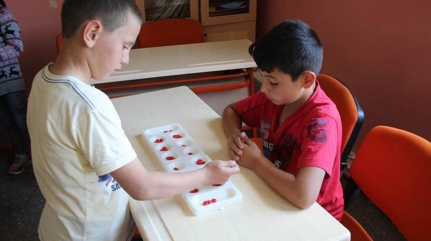 &Ouml;ğrencilere Geleneksel Zeka Oyunları &Ouml;ğretiliyor