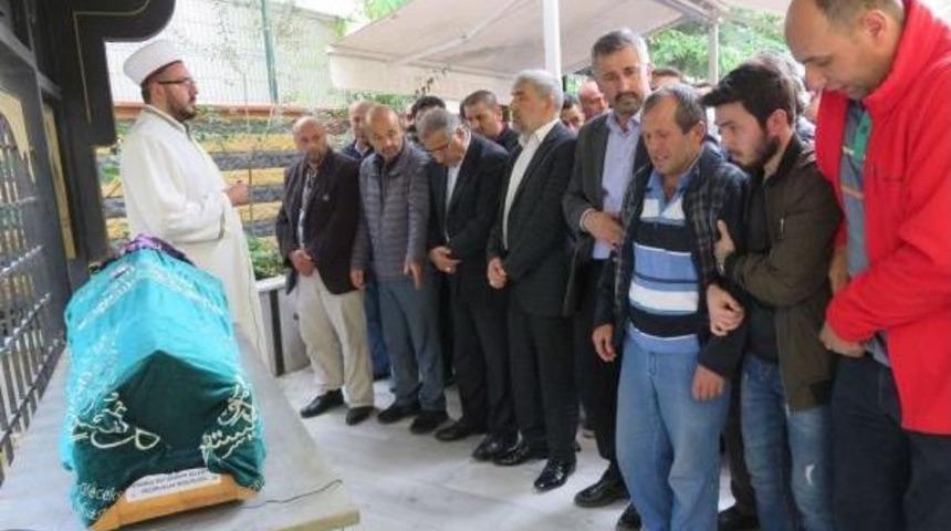 Minik Elif Toprağa Verildi