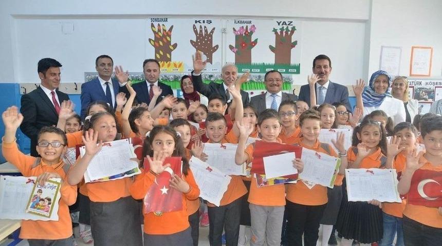 Karnelerini, Vali Şahin&rsquo;in Elinden Aldılar