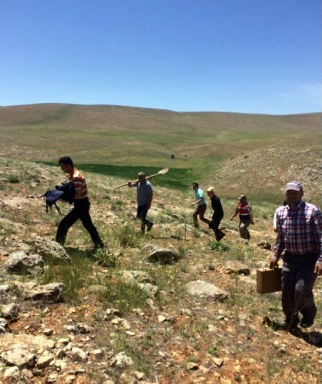 1 Haftalık Bebeğin Öldükten Sonra Dağlık Araziye Gömüldüğü Ortaya Çıktı 1