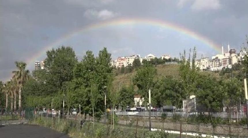 İstanbul'da G&ouml;kkuşağı S&uuml;rprizi