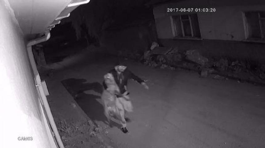 Koyun Hırsızlarını G&uuml;venlik Kamerası Ele Verdi