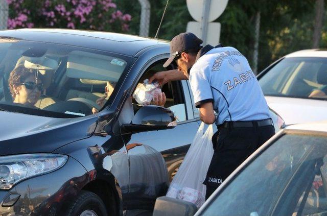 (özel Haber) Manisa’dan Geçen Sürücülere İftar Kumanyası