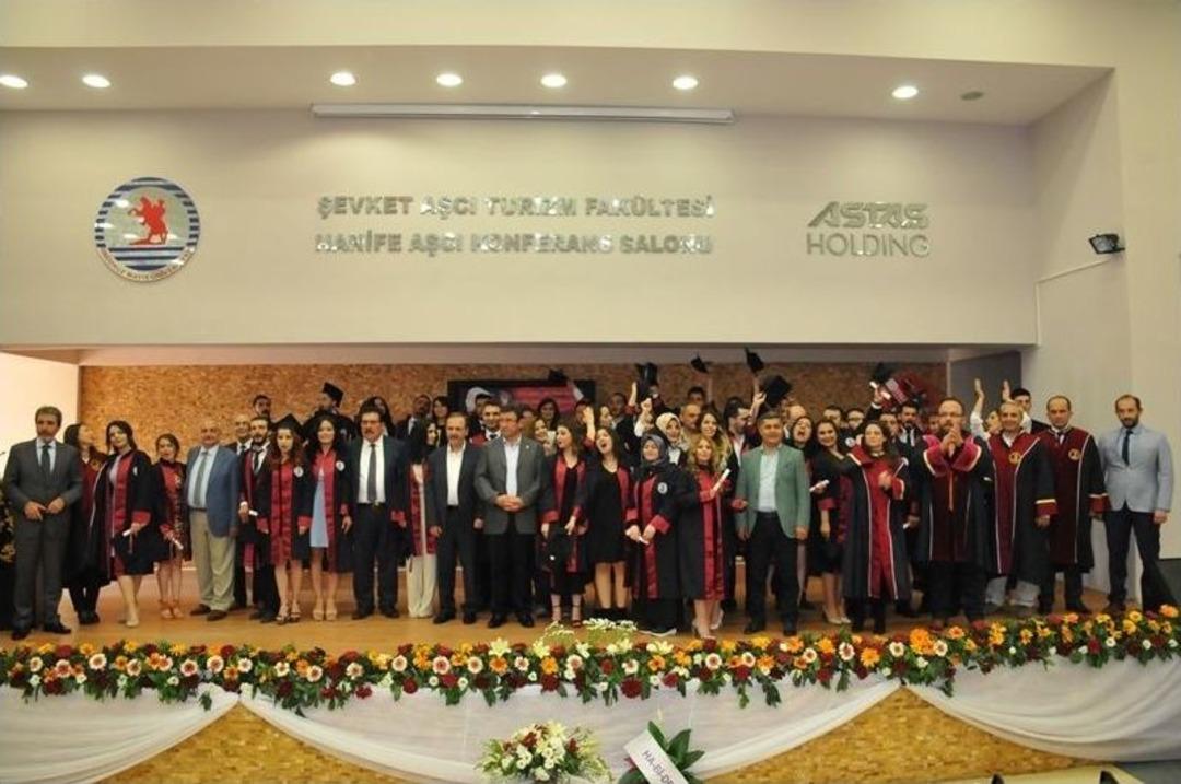 Om&uuml; Turizm Fak&uuml;ltesi İlk Mezunlarını Verdi