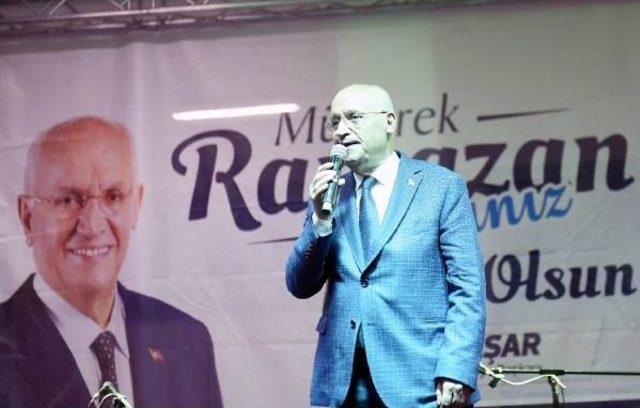 Kılıçdaroğlu Yenimahalle'de Iftar Sofrasına Konuk Oldu