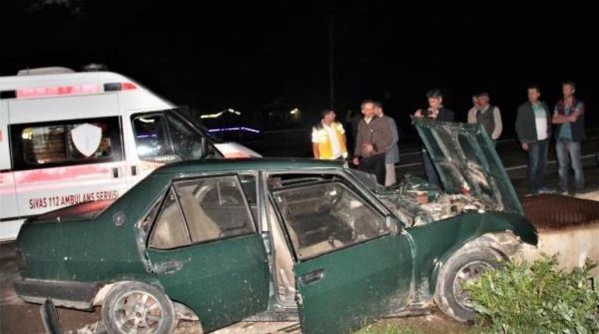 Suşehri'nde Kaza: 3 Yaralı