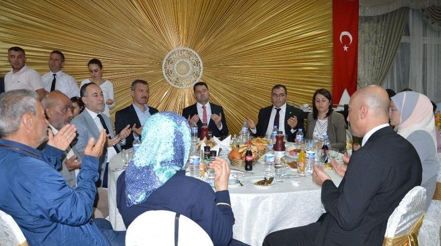 Şehit Aileleri Ve Gaziler İftarda Bir Araya Geldi