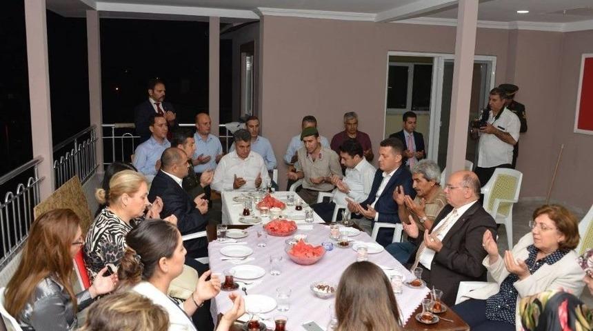 Ortaca’da Şehit Polis Sefa Altınsoy İçin İftar Yemeği Verildi