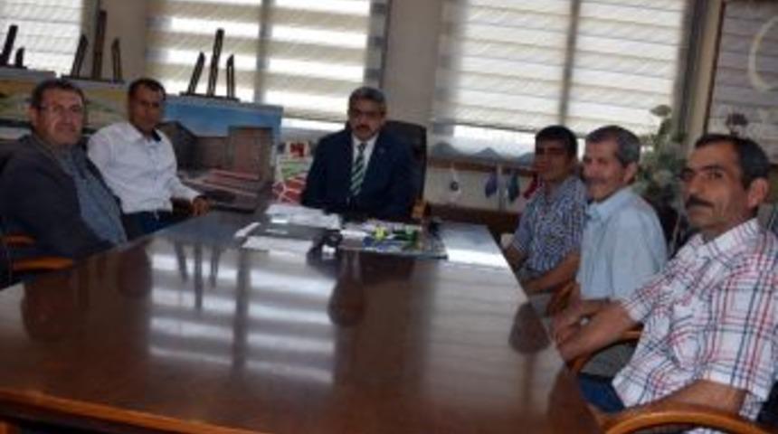 Nazilli&rsquo;de Muhtar Ve Azaları Mahalle İ&ccedil;i Yollarının Yapılmasını İstedi