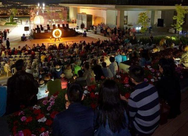 &nbsp; ramazan Geceleri nde Ateş G&ouml;sterisi Ankaralıların Nefesini Kesti 1