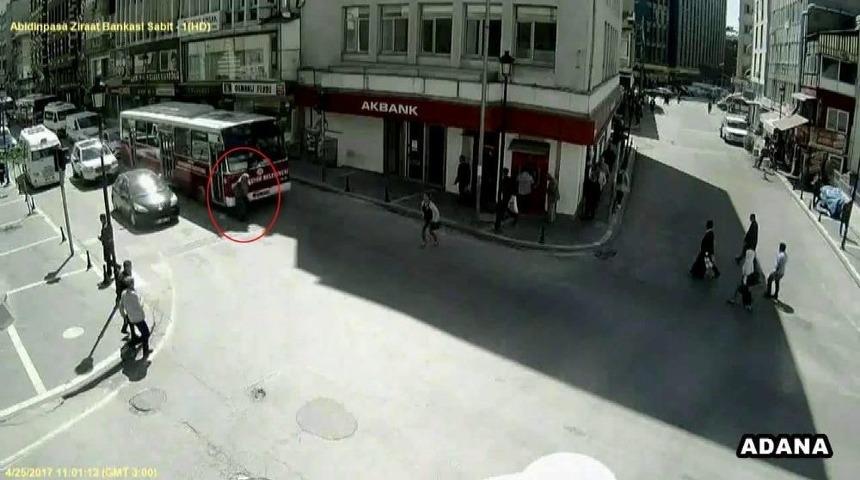 &Ouml;l&uuml;mden Koşarak Kurtuldu