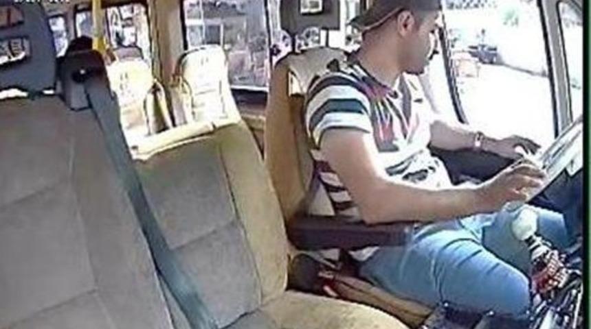 Dolmuş S&uuml;r&uuml;c&uuml;s&uuml;n&uuml;n C&uuml;zdanını &Ccedil;aldı Tutuklandı