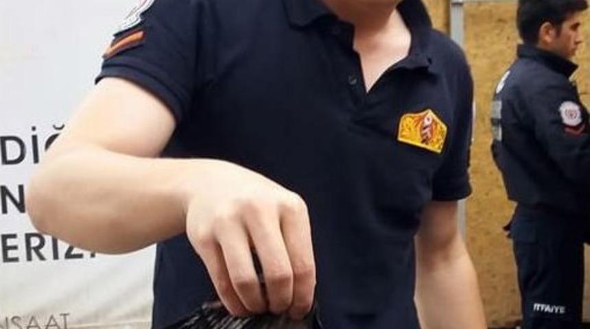 Ağaca Sıkışan Yaralı Karga Kurtarıldı