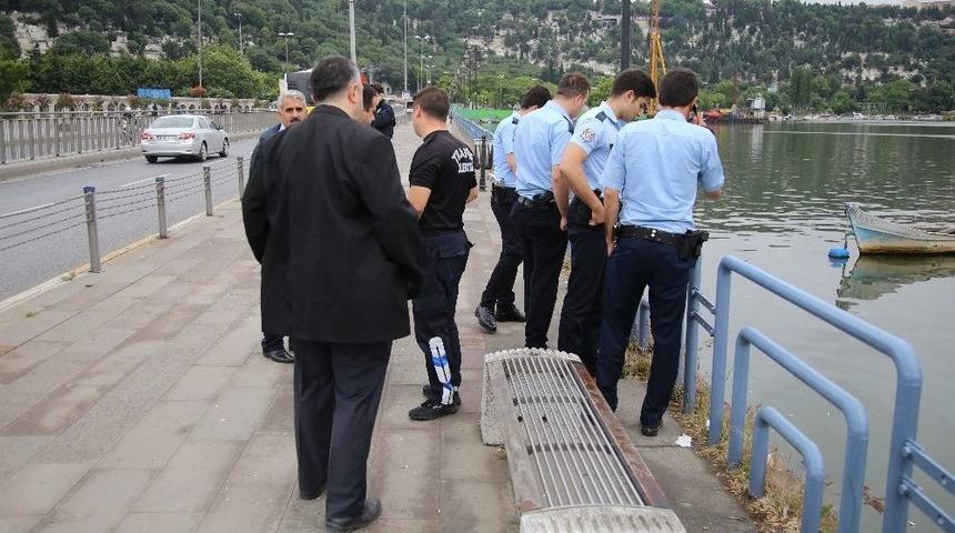 Ey&uuml;p&rsquo;te Denizden Erkek Cesedi &Ccedil;ıktı