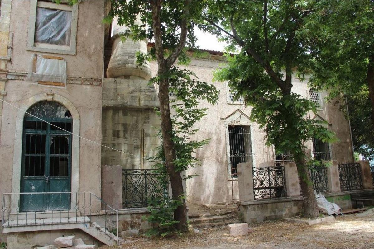 Fatih&rsquo;in Camisi 552 Yıl Sonra Ezansız Kaldı