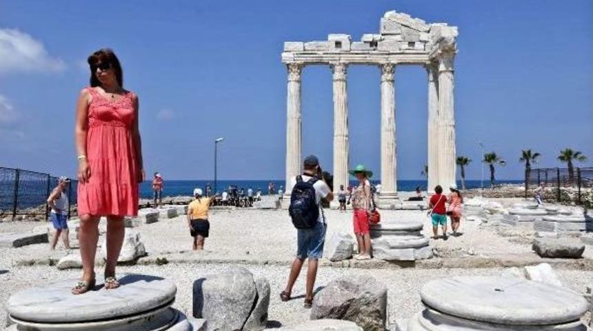 Apollon Tapınağı'nın Kopyası Sualtı M&uuml;zesinde