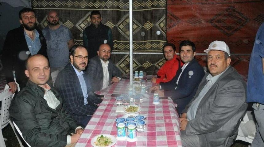 Başiskele&rsquo;de Yağmur Altında İftar