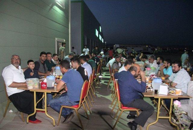 İhh Kilisli Esnaflara İftar Verdi 1