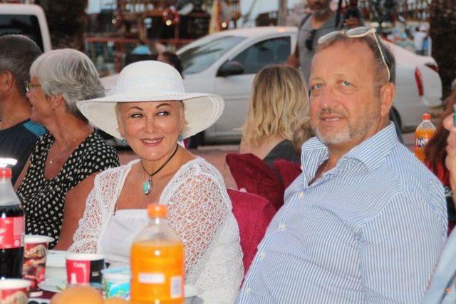 Alanya&rsquo;da Yaşayan Yabancılara İftar 1