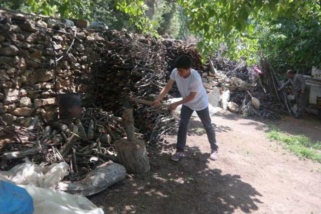 Ütü Masasında Ders Çalıştı, Teog'da Başarıya Ulaştı